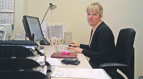 По словам старшего специалиста по туризму Нарвского департамента экономики и развития Ольги Черемушкиной, благодаря российским туристам выросла заполняемость нарвских гостиниц, посещаемость Нарвского музея, продажа сувениров и даже оборот в торговых центрах. фото: Ирина Токарева